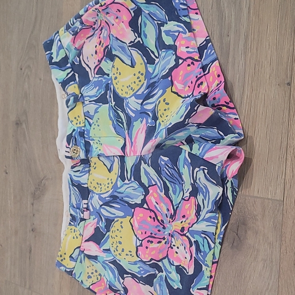 Lilly Pulitzer Pants - Lilly pulitzer callahan stretch shorts